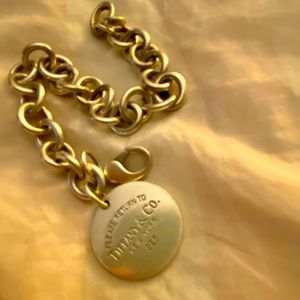 8 inch T&Co toggle bracelet.